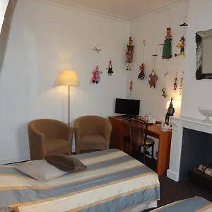An Officers House Couette-café